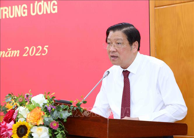 Đồng chí Phan Đình Trạc, Uỷ viên Bộ Chính trị, Bí thư Trung ương Đảng, Trưởng Ban Nội chính Trung ương phát biểu tại buổi làm việc. Ảnh: Phương Hoa - TTXVN