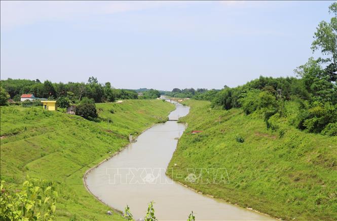 Vẻ bình yên của sông Đào chảy qua khu vực địa bàn bán sơn địa huyện Đô Lương (Nghệ An). Ảnh: Xuân Tiến - TTXVN 
