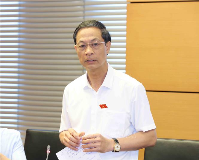 Đại biểu Quốc hội thành phố Hải Phòng Đỗ Mạnh Hiến thảo luận ở tổ. Ảnh: Phương Hoa – TTXVN