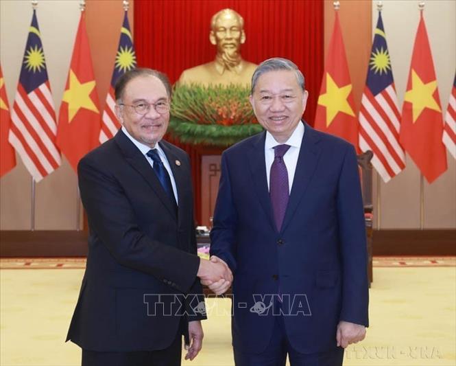 Tối 25/02/2025, tại Trụ sở Trung ương Đảng, Tổng Bí thư Tô Lâm tiếp Thủ tướng Malaysia Anwar Ibrahim nhân dịp Thủ tướng tham dự Diễn đàn Tương lai ASEAN (AFF). Ảnh: Thống Nhất – TTXVN