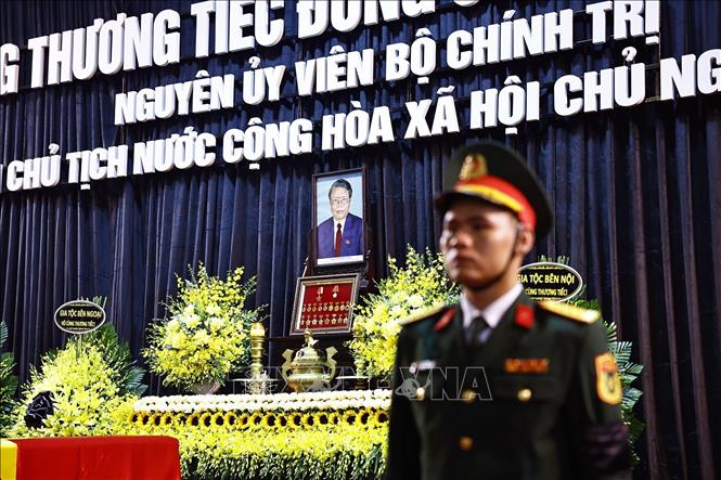 Linh cữu nguyên Chủ tịch nước Trần Đức Lương quàn tại Nhà tang lễ Quốc gia số 5 Trần Thánh Tông, Hà Nội. Ảnh: TTXVN 