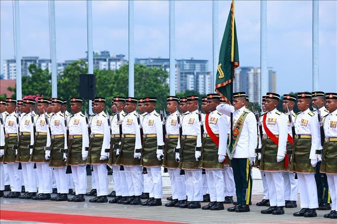 Lễ đón Thủ tướng Phạm Minh Chính và Phu nhân thăm chính thức Malaysia. Ảnh: Dương Giang-TTXVN