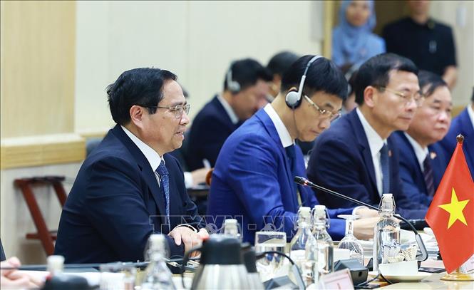 Thủ tướng Phạm Minh Chính hội đàm với Thủ tướng Malaysia Anwar Ibrahim. Ảnh: Dương Giang-TTXVN
