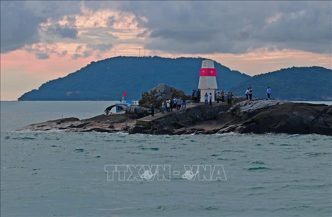 Điểm cơ sở A2, đây là 1 trong 11 điểm cơ sở dùng để tính chiều rộng lãnh hải trên vùng biển của Việt Nam. Ảnh: Huỳnh Anh – TTXVN
