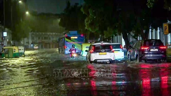 Tuyến đường bị ngập sau những trận mưa lớn tại New Delhi, Ấn Độ. Ảnh: ANI/TTXVN