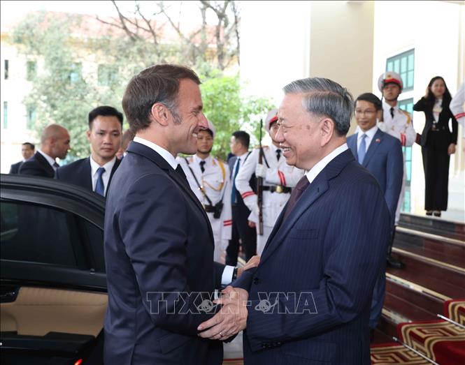 Tổng Bí thư Tô Lâm tiếp Tổng thống Pháp Emmanuel Macron. Ảnh: Thống Nhất – TTXVN