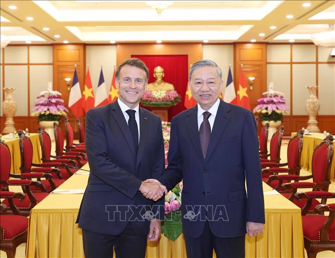 Tổng Bí thư Tô Lâm tiếp Tổng thống Pháp Emmanuel Macron. Ảnh: Thống Nhất – TTXVN