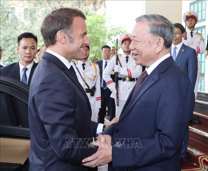 Tổng Bí thư Tô Lâm tiếp Tổng thống Pháp Emmanuel Macron. Ảnh: Thống Nhất – TTXVN