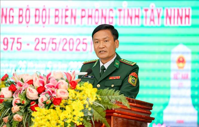 Đại tá Lê Văn Vỹ, Chỉ huy trưởng Bộ đội Biên phòng Tây Ninh, phát biểu. Ảnh: Giang Phương - TTXVN