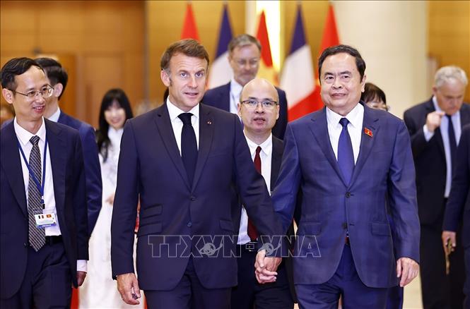 Chủ tịch Quốc hội Trần Thanh Mẫn hội kiến Tổng thống Pháp Emmanuel Macron. Ảnh: Doãn Tấn – TTXVN