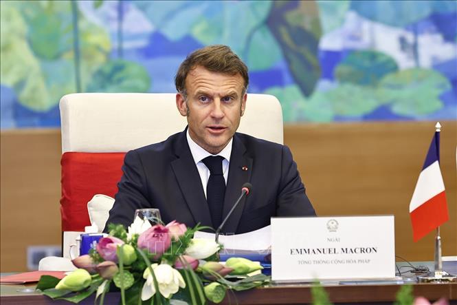 Tổng thống Pháp Emmanuel Macron phát biểu tại cuộc hội kiến Chủ tịch Quốc hội Trần Thanh Mẫn. Ảnh: Doãn Tấn – TTXVN