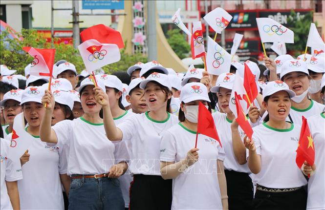 Đông đảo học sinh, giáo viên và người dân nhiệt tình hưởng ứng Ngày Olympic Trẻ em năm 2025. Ảnh: Trung Kiên - TTXVN 