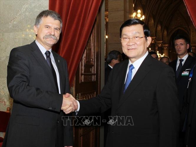 Chủ tịch nước Trương Tấn Sang gặp Chủ tịch Quốc hội Hungary László Kövér thăm cấp Nhà nước Hungary (Budapest, 16/9/2013). Ảnh: Nguyễn Khang – TTXVN