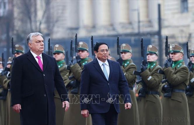 Thủ tướng Viktor Orbán chủ trì Lễ đón Thủ tướng Phạm Minh Chính thăm chính thức Hungary  (Budapest, 18/1/2024). Ảnh: Dương Giang - TTXVN
