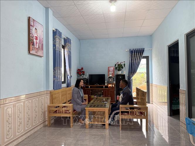 Căn nhà khang trang của gia đình ông Kră Jăn Ha Lê Niss (thôn 1, xã Đạ Sar, huyện Lạc Dương) được hoàn thành từ nguồn hỗ trợ trong chương trình xóa nhà tạm, nhà dột nát. Ảnh: Nguyễn Dũng – TTXVN 