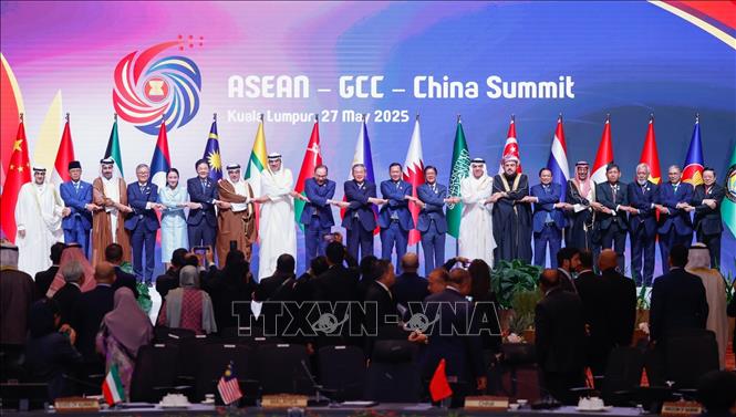 Thủ tướng Phạm Minh Chính cùng lãnh đạo ASEAN, GCC và Trung Quốc. Ảnh: Dương Giang-TTXVN