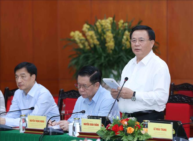 Đồng chí Nguyễn Xuân Thắng, Uỷ viên Bộ Chính trị, Giám đốc Học viện Chính trị Quốc gia Hồ Chí Minh, Chủ tịch Hội đồng Lý luận Trung ương phát biểu tại buổi làm việc. Ảnh: Phương Hoa – TTXVN