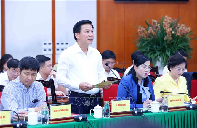 Đồng chí Đỗ Trọng Hưng, Uỷ viên Trung ương Đảng, Phó Trưởng Ban Tổ chức Trung ương phát biểu tại buổi làm việc. Ảnh: Phương Hoa – TTXVN