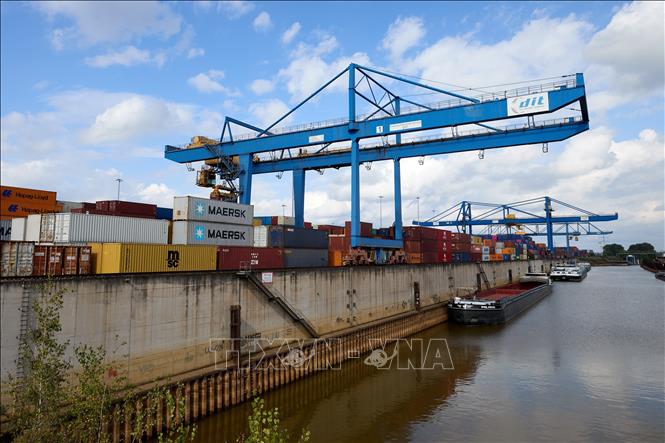 Quang cảnh cảng hàng hóa tại Duisburg, Đức. Ảnh: THX/TTXVN
