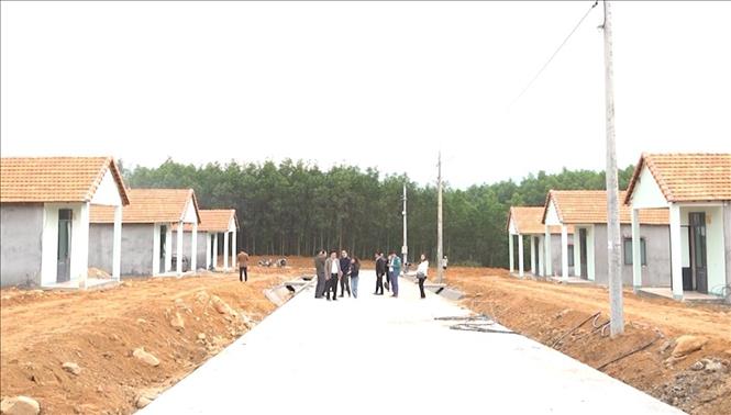 Khu định cư Nóc Ông Đến dành cho đồng bào dân tộc thiểu số ở xã Trà Giang, huyện Trà Bồng, tỉnh Quảng Ngãi. Ảnh: Hải Âu - TTXVN
