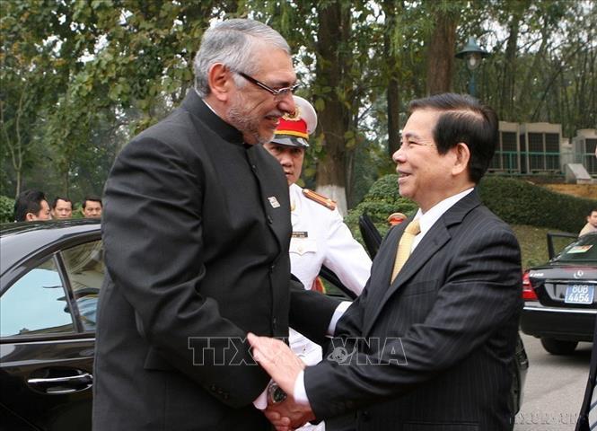 Chủ tịch nước Nguyễn Minh Triết đón Tổng thống Paraguay Fernando Lugo Mendez thăm chính thức Việt Nam (9/3/2011). Ảnh: Nguyễn Khang - TTXVN