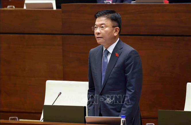 Phó Thủ tướng Lê Thành Long phát biểu giải trình, làm rõ một số vấn đề đại biểu Quốc hội nêu. Ảnh: Phạm Kiên - TTXVN