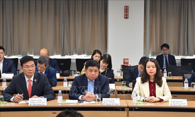 Phó Thủ tướng Chính phủ Nguyễn Chí Dũng và đoàn công tác làm việc với Tập đoàn Kioxia. Ảnh: Nguyễn Tuyến – Pv TTXVN tại Nhật Bản