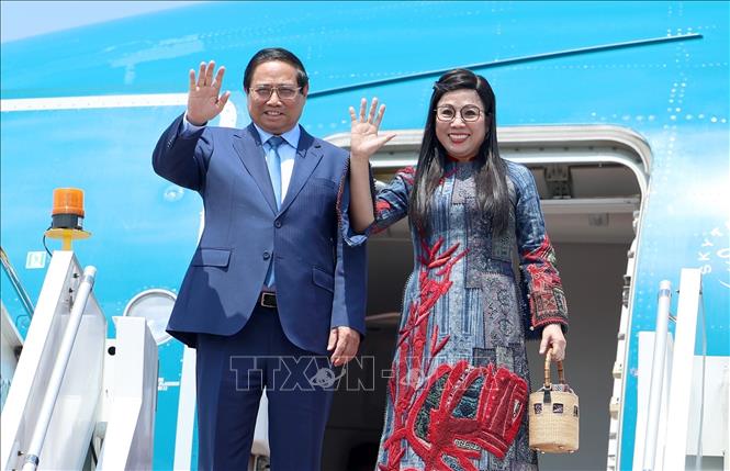 Thủ tướng Phạm Minh Chính và Phu nhân kết thúc chuyến thăm chính thức Malaysia và tham dự Hội nghị Cấp cao ASEAN lần thứ 46. Ảnh: Dương Giang-TTXVN
