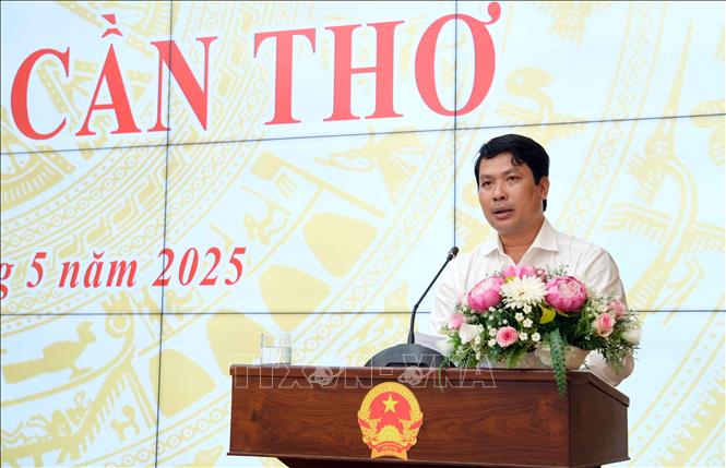 Ông Hà Vũ Sơn, Giám đốc Sở Công Thương, Phó Trưởng Ban Thường trực Ban Chỉ đạo 389 thành phố Cần Thơ phát biểu tại cuộc họp. Ảnh: Thanh Liêm - TTXVN