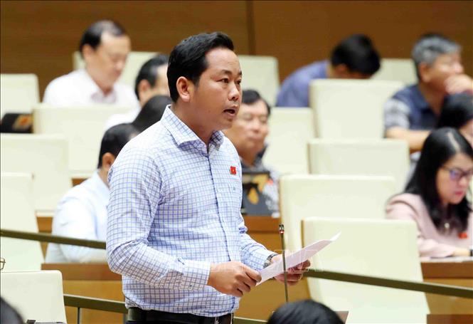 Đại biểu Quốc hội tỉnh Bà Rịa - Vũng Tàu Dương Tấn Quân phát biểu. Ảnh: Phạm Kiên - TTXVN