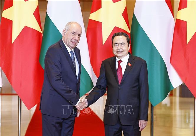 Chủ tịch Quốc hội Trần Thanh Mẫn hội kiến Tổng thống Hungary Sulyok Tamas. Ảnh: Doãn Tấn - TTXVN