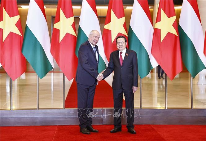 Chủ tịch Quốc hội Trần Thanh Mẫn hội kiến Tổng thống Hungary Sulyok Tamas. Ảnh: Doãn Tấn - TTXVN