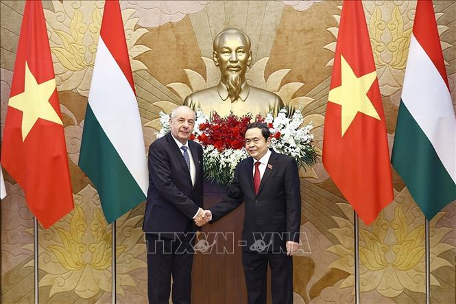 Chủ tịch Quốc hội Trần Thanh Mẫn hội kiến Tổng thống Hungary Sulyok Tamas. Ảnh: Doãn Tấn - TTXVN