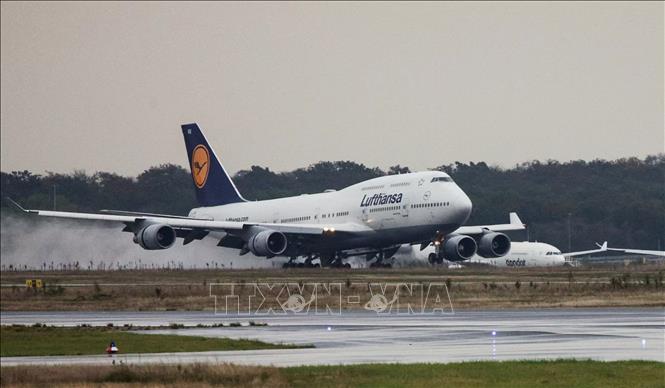 Máy bay Boeing 747 cất cánh từ sân bay Tel Aviv tới sân bay Frankfurt, Đức. Ảnh: REUTERS/TTXVN
