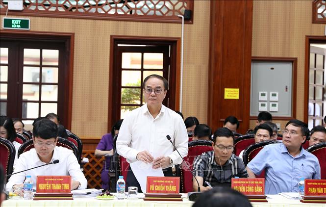 Thứ trưởng Bộ nội vụ Vũ Chiến Thắng phát biểu tại hội nghị. Ảnh: Đại Nghĩa - TTXVN