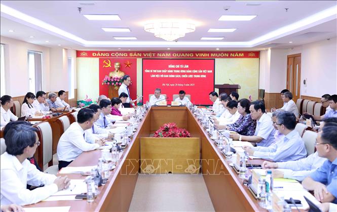 Quang cảnh buổi làm việc. Ảnh: Phương Hoa - TTXVN