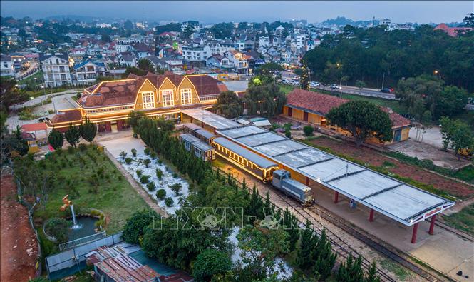 The vintage train runs a round-trip route from Da Lat Station to Trai Mat. VNA Photo: Hoàng Hiếu