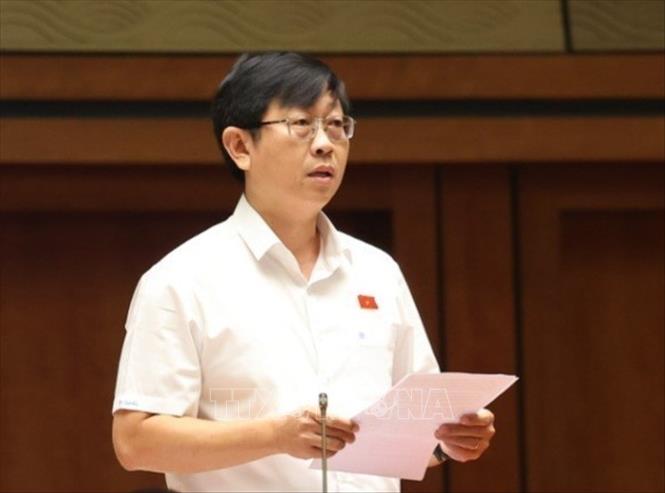 Đại biểu Quốc hội tỉnh Bình Thuận Nguyễn Hữu Thông phát biểu. Ảnh: Văn Điệp - TTXVN