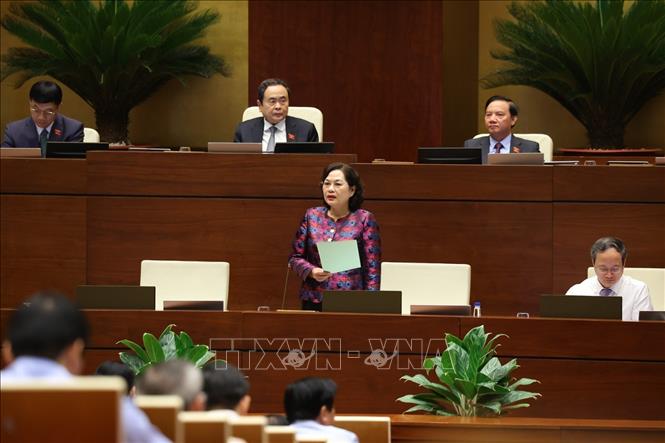 Thống đốc Ngân hàng nhà nước Việt Nam Nguyễn Thị Hồng phát biểu giải trình, làm rõ một số vấn đề đại biểu Quốc hội nêu. Ảnh: Văn Điệp - TTXVN