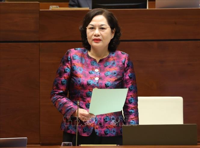 Thống đốc Ngân hàng nhà nước Việt Nam Nguyễn Thị Hồng phát biểu giải trình, làm rõ một số vấn đề đại biểu Quốc hội nêu. Ảnh: Văn Điệp - TTXVN