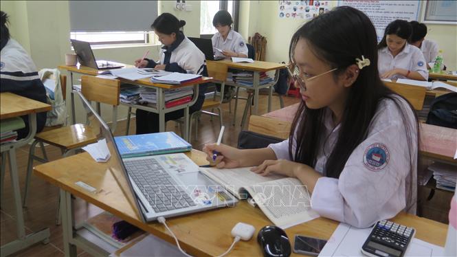 Giờ tự ôn luyện trên lớp của học sinh Trường THPT Dân tộc nội trú tỉnh Lào Cai. Ảnh: Hương Thu - TTXVN                          