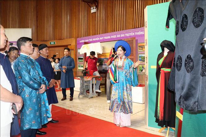 A corner of the exhibition. VNA Photo: Văn Đức 