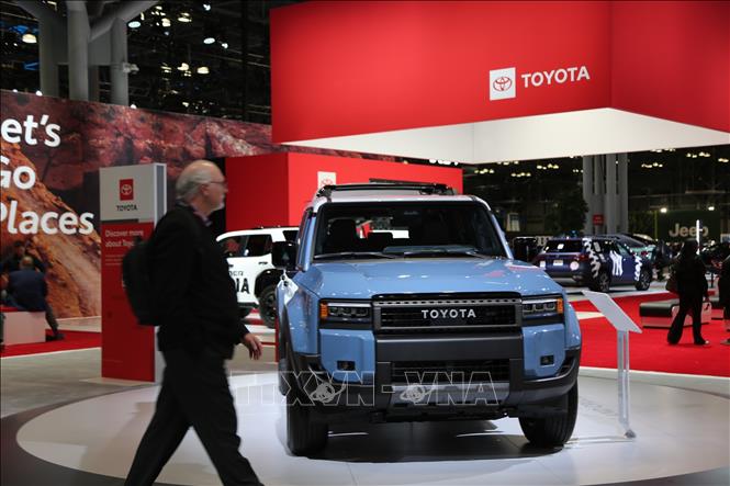 Ô tô của hãng Toyota được trưng bày tại triển lãm ô tô quốc tế New York, Mỹ, ngày 16/4/2025. Ảnh: THX/TTXVN