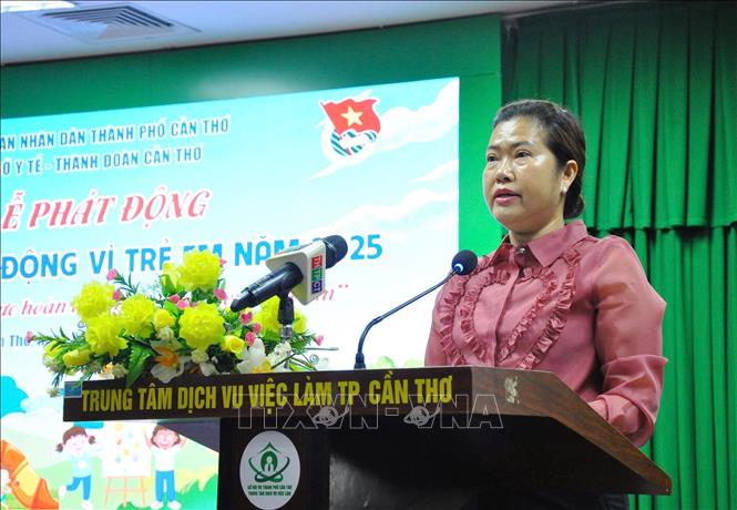 Bà Nguyễn Thị Ngọc Điệp, Phó Chủ tịch UBND TP Cần Thơ, phát biểu tại buổi lễ. Ảnh: TTXVN phát
