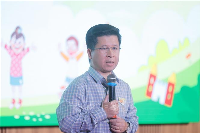 Phó Giám đốc Bệnh viện Nhi Trung ương Cao Việt Tùng phát biểu. Ảnh: Minh Quyết - TTXVN
