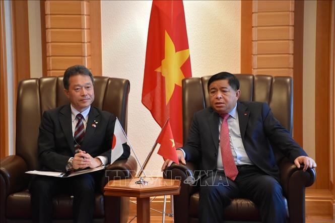 Phó Thủ tướng Nguyễn Chí Dũng tiếp Thống đốc tỉnh Mie Ichimi Katsuyuki. Ảnh: Nguyễn Tuyến – Pv TTXVN tại Nhật Bản