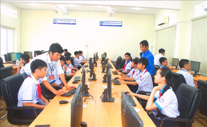 Hội thi là sân chơi lành mạnh, tạo điều kiện để học sinh phát huy trí tuệ, sáng tạo trong ứng dụng công nghệ thông tin. Ảnh: Chanh Đa-TTXVN
