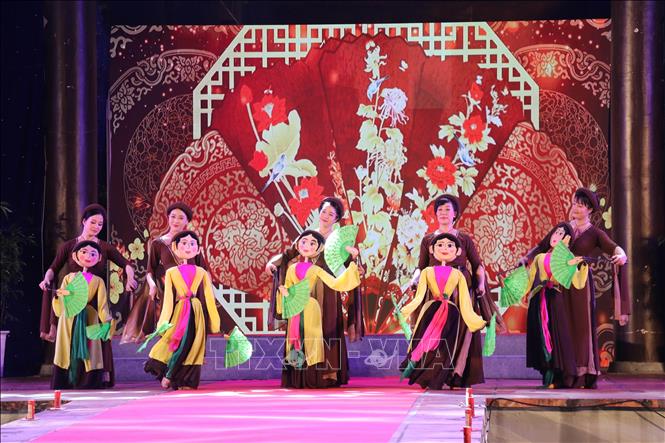 Nhiều hoạt động đặc sắc mang đến không gian văn hóa - nghệ thuật sống động, sáng tạo dành cho thiếu nhi. Ảnh: Hải Yến - TTXVN.