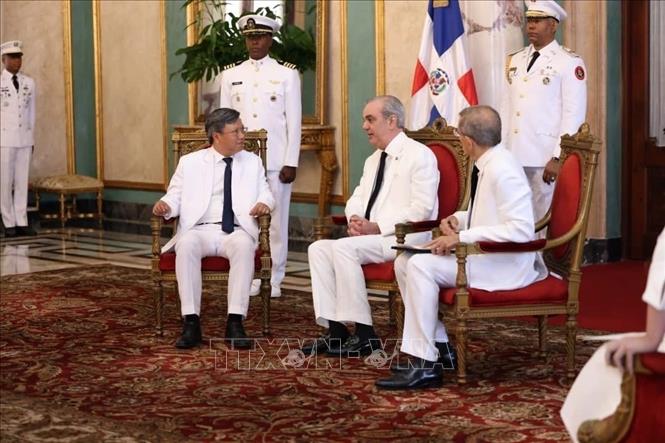 Tổng thống Cộng hoà Dominica Luis Rodolfo Abinader Corona khẳng định coi trọng mối quan hệ với Việt Nam. Ảnh: TTXVN phát