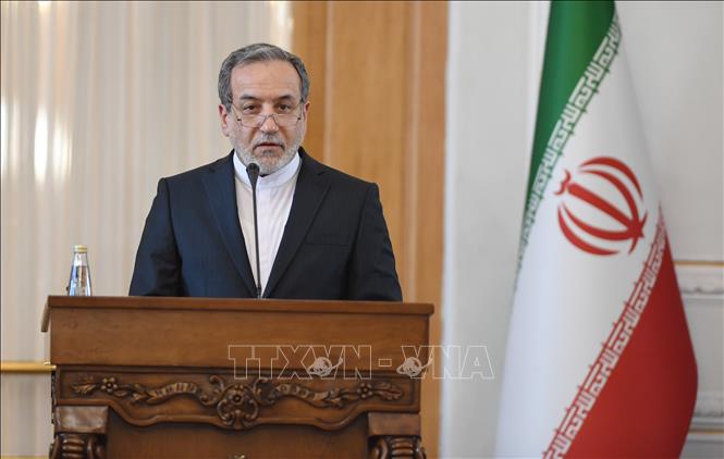 Ngoại trưởng Iran Seyed Abbas Araghchi phát biểu trong một cuộc họp báo ở Tehran. Ảnh: THX/TTXVN